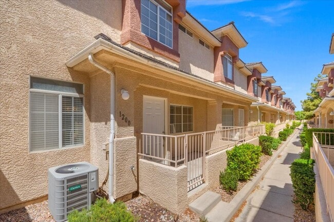 Photo - Contemporary 3 Bedroom Townhouse in Gated Community