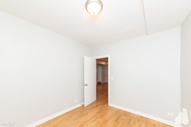 Building Photo - 2 br, 1 bath Condo - 1501 N Bosworth Ave