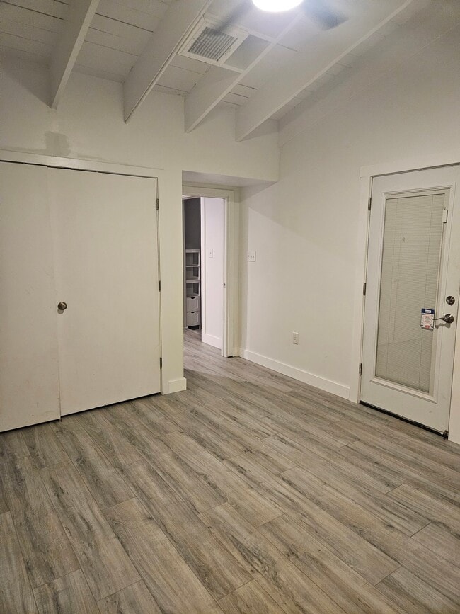 Building Photo - 2608 Horseshoe Dr