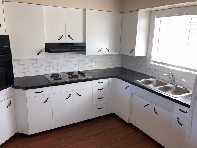 Photo - 2718-2720 S. Stewart Unidad 2720