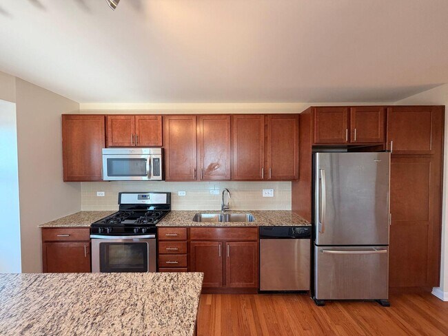 Photo - 1337 W Fargo Ave Unit 1301