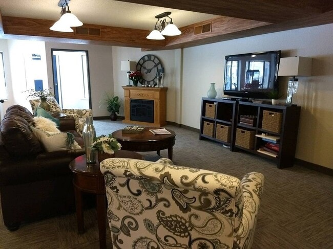 Island Place Apartments - On the River