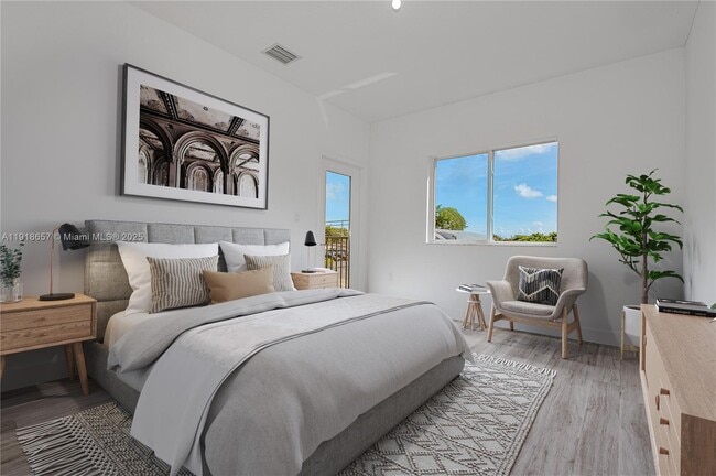 Photo - 355 NW 30th Ave