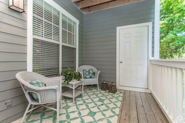 2BR, 2BA - 1091SF