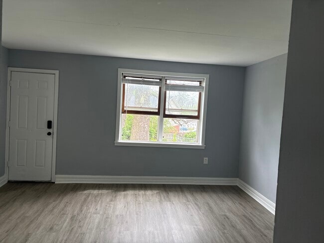 Sala de estar - 812 Nathan St