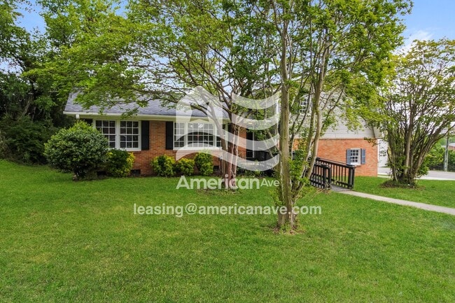 Photo - 2300 Oakcrest Rd