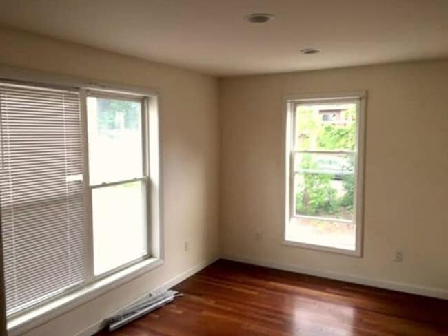 355 Pearl St Unit 7