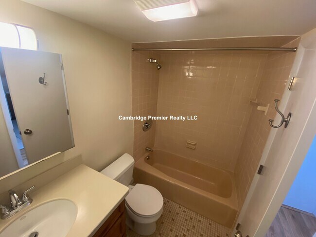 Photo - 17 Healey St Unit 102