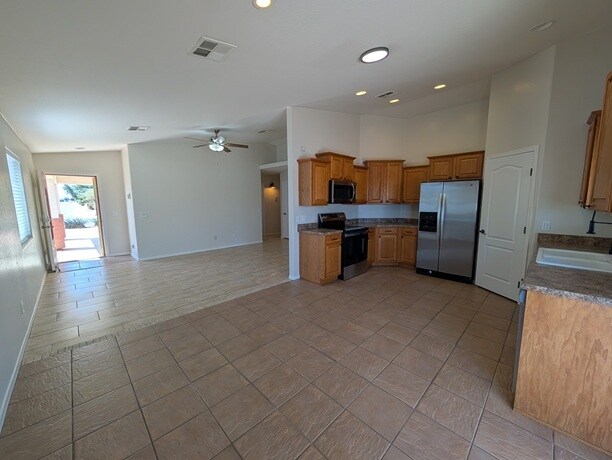 Building Photo - 1204 W Prior Ave