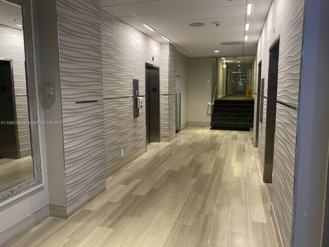 Photo - 19390 Collins Ave Unit 527