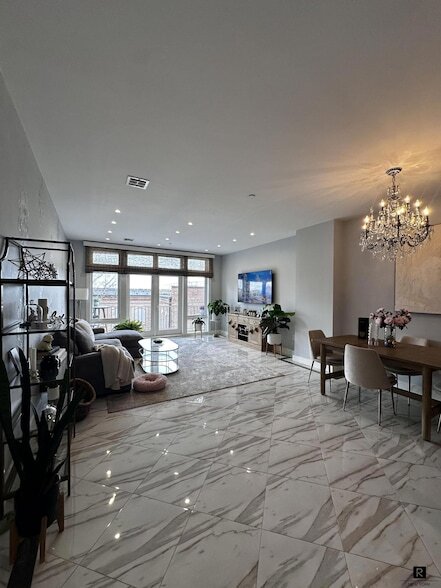Photo - 90 Bay St Condo Unit 4-J