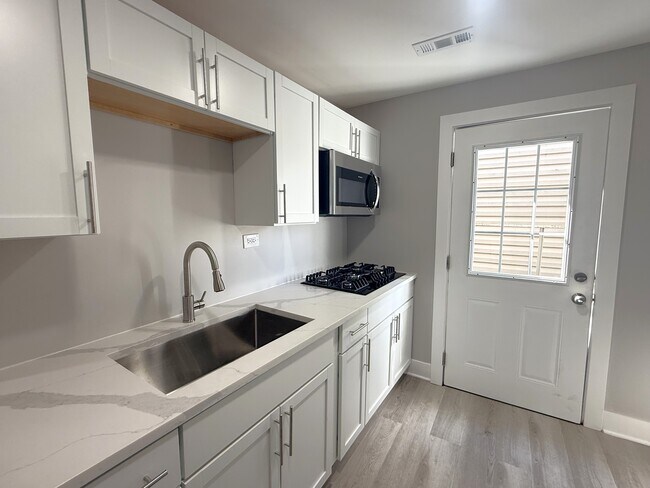 Photo - 3575 W Dickens Ave