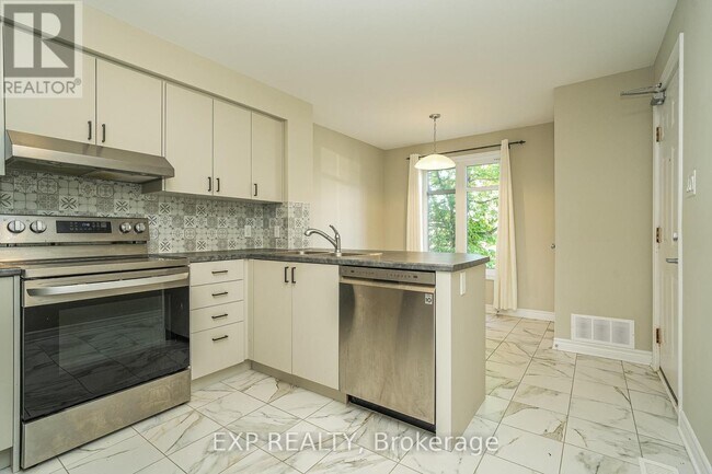 Photo - 601 Chapman Mills Dr Unit A