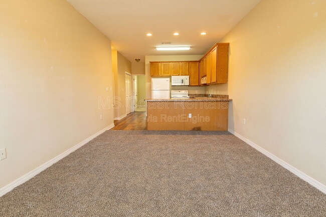 Photo - 2504 Gladiolus St Unit B