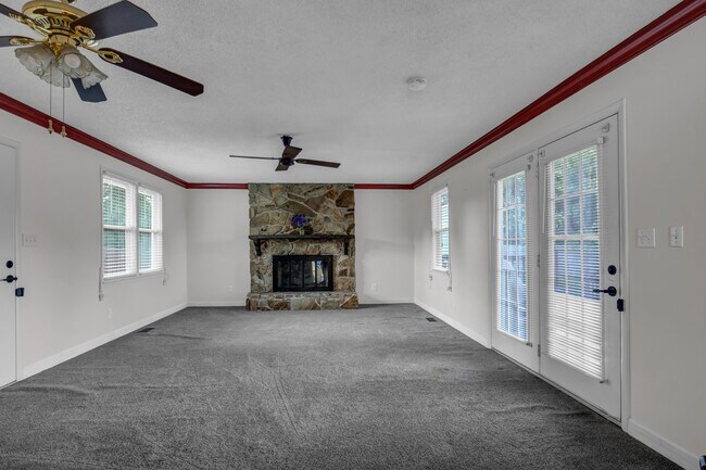 Photo - 608 Brunswick Rd