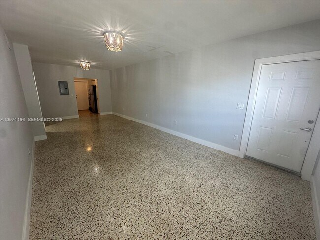 836 81st St Unidad 4