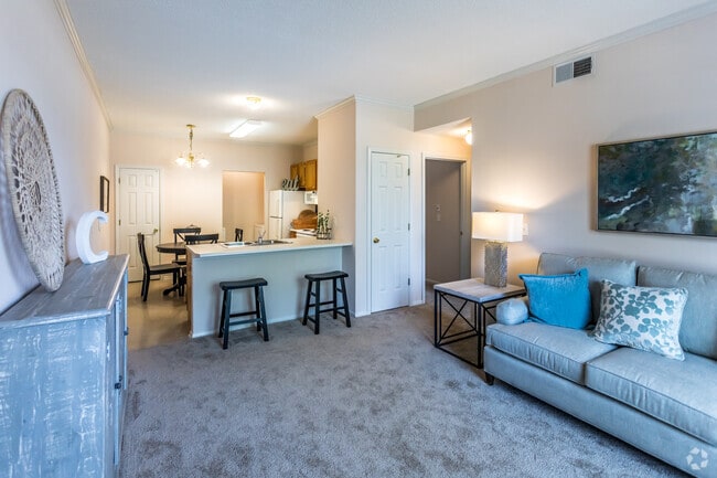 2BR, 2BA - 1,100SF -