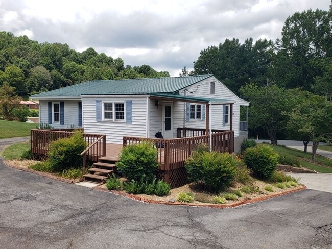 3 Bedroom / 1 Bath Home - Kingsport TN - 3 Bedroom / 1 Bath Home - Kingsport TN