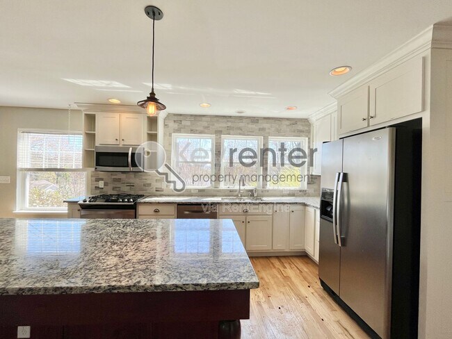 Photo - 1216 Hanover St