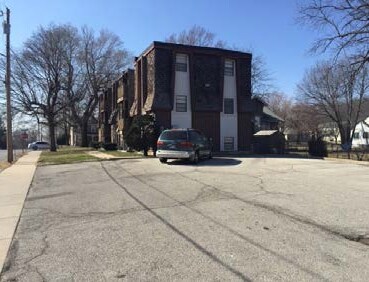 Photo - Weeks Apartments