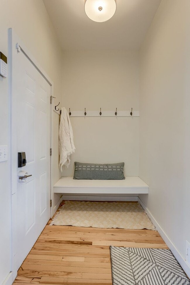 Photo - Charming 2 Bedroom Just Minutes from the Old Market!!