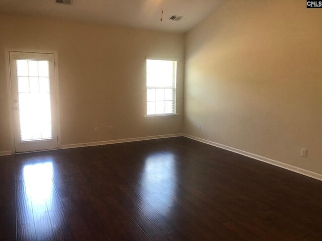 Photo - 764 Ruskin Dr