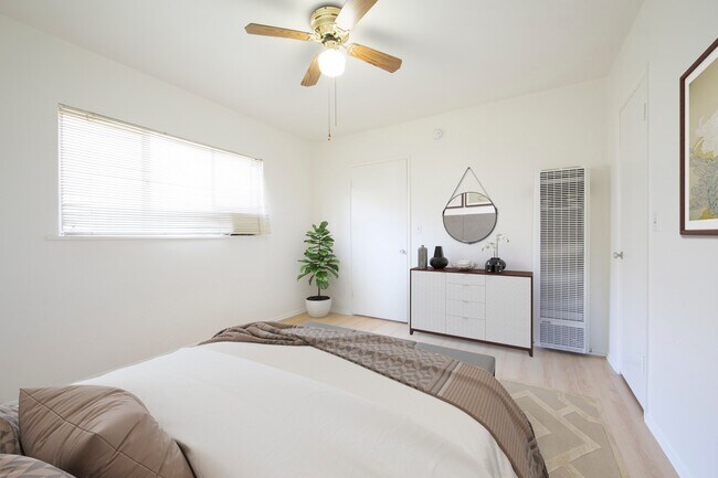 667-669-669 Levering Ave Unit 15