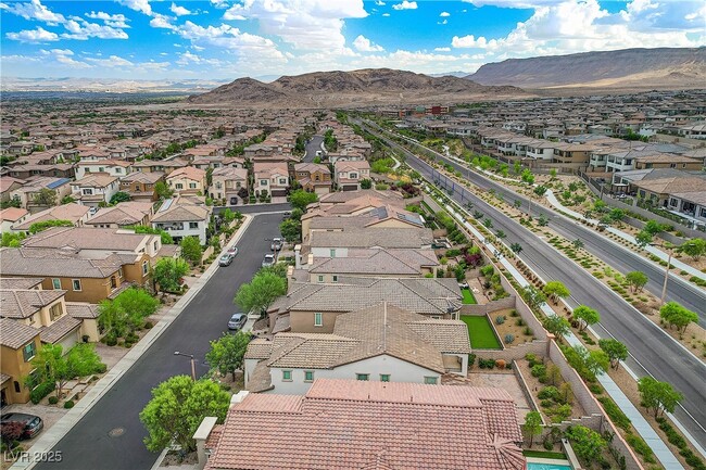 Building Photo - 339 Rezzo St