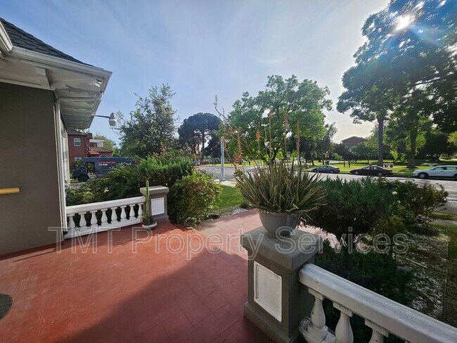 Photo - 1214 N Pershing Ave