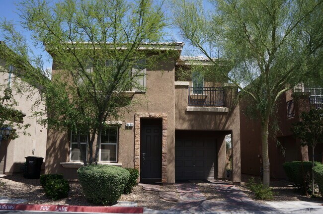 Building Photo - BEAUTIFUL SOUTH LAS VEGAS HOME IN A QUIET ...