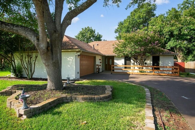 Photo - 505 Oak Ridge Dr
