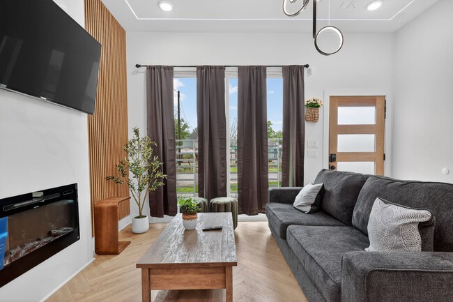 Photo - 4609 Bricker St Unidad A