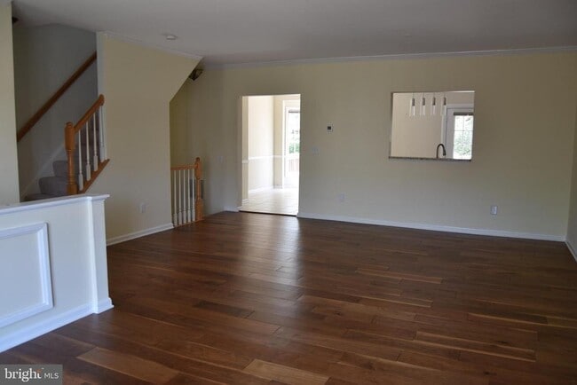 Building Photo - 44037 Kings Arms Square