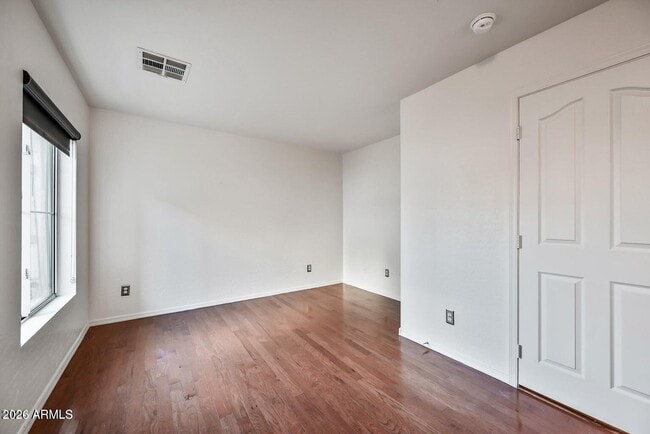 Photo - 933 W Aspen Way