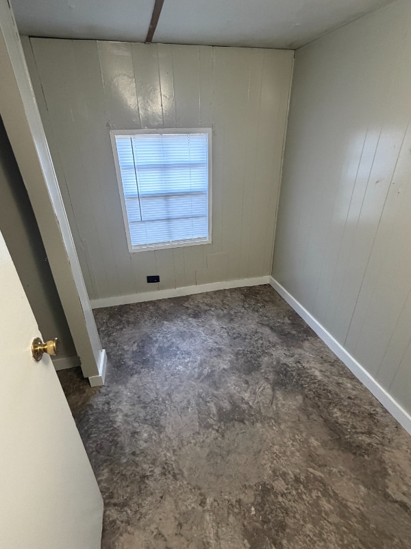 Photo - 129 Edwards St SE