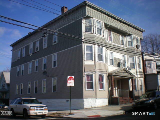 Building Photo - 1145 Ogden St Ext Unit 3rd Floor RT