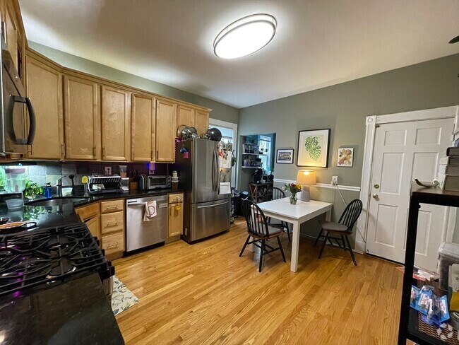 Building Photo - 23 Forest Hills St Unit 2 Rental