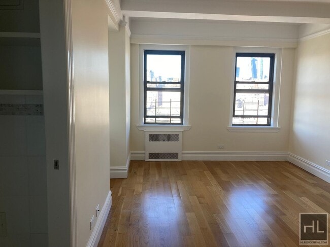 Photo - Christopher Street Unidad 14H