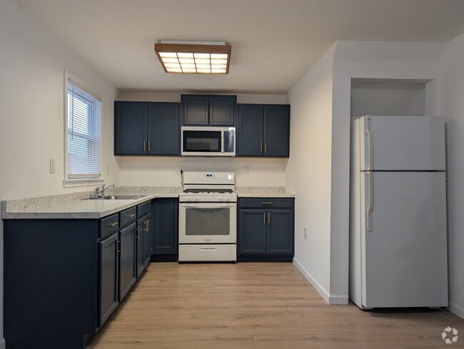 Building Photo - 309 Grand Ave Rental