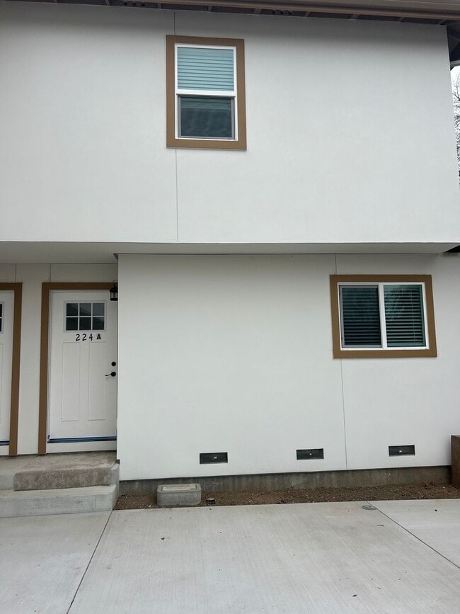 Building Photo - New 2 Bedroom, 1.5 Bathrooms in Santa Rosa Available Now! Unit 224A