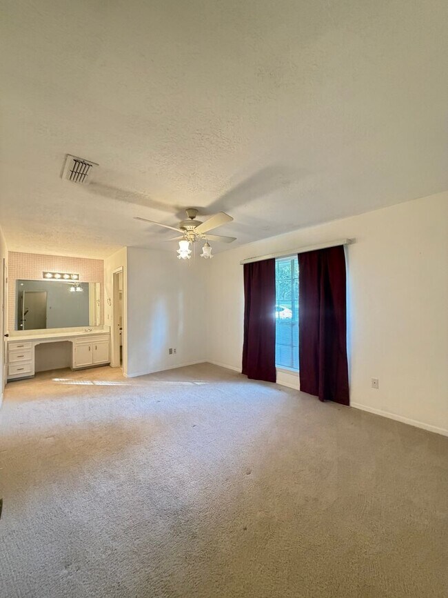 Photo - 3 bedroom 2 bath house with 2 car garage