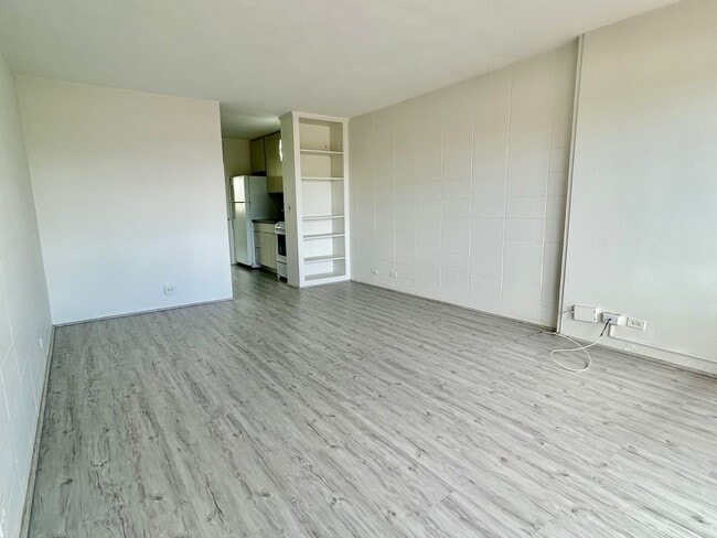 Photo - Renovated, 1 Bedroom / 1 Bath convenient l... Unit 706