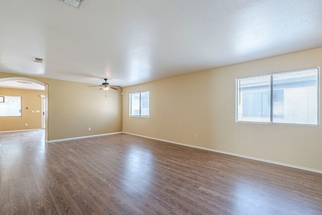 Photo - Pending/ Rented - Spacious 3-Bed Tucson Re...