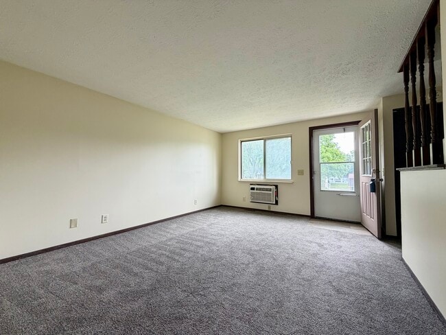 Photo - 331 Locke Ave NW