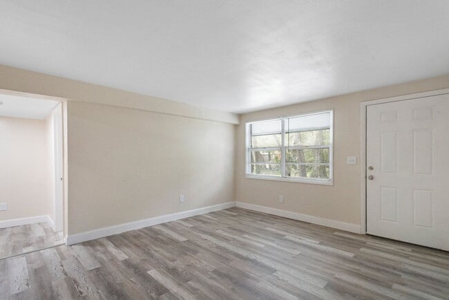 Photo - Spacious 4bdrm/1bath House ** $1,945.00 ** Section 8 OK ****