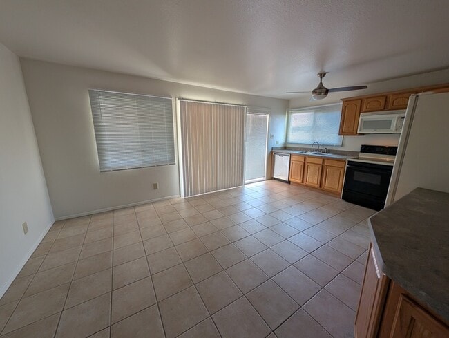 Photo - North Phoenix With Garage