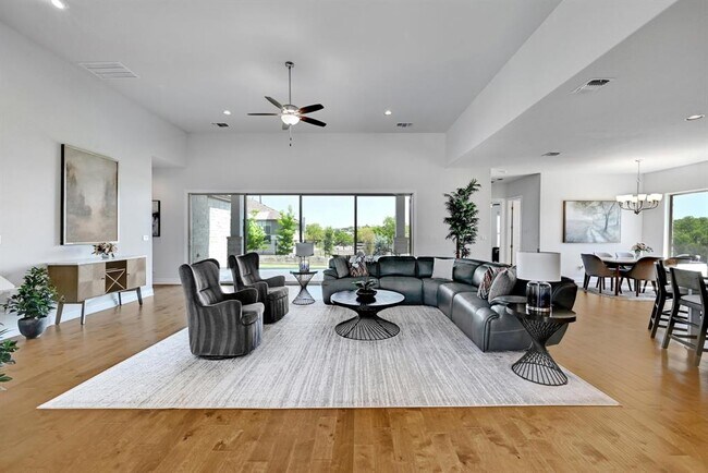 Photo - 4809 Serene Hills Dr