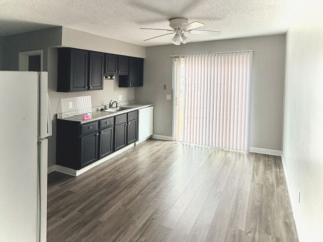 Photo - 5438 N Division St