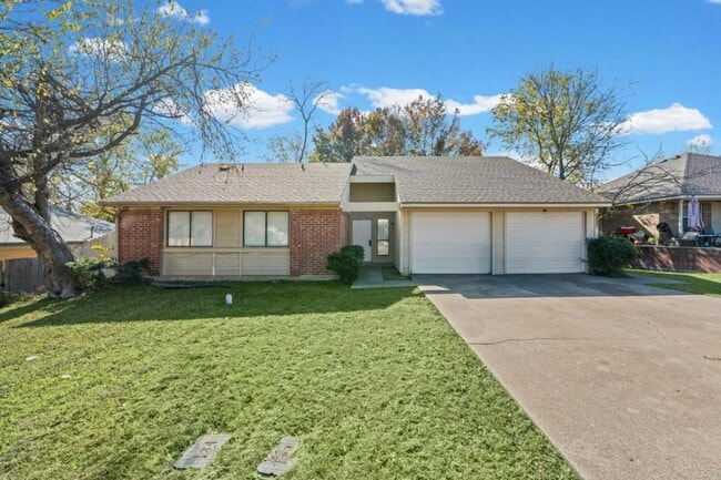 Building Photo - 2313 Paul Revere St