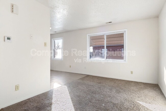 Photo - 337 Mt Everest Dr